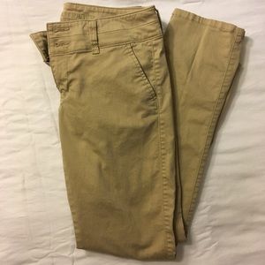 American Eagle Skinny Khaki Pants Size 2